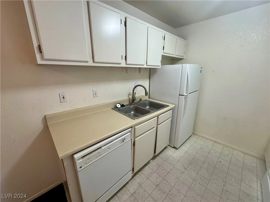 5161 Lindell, Las Vegas, NV 89118