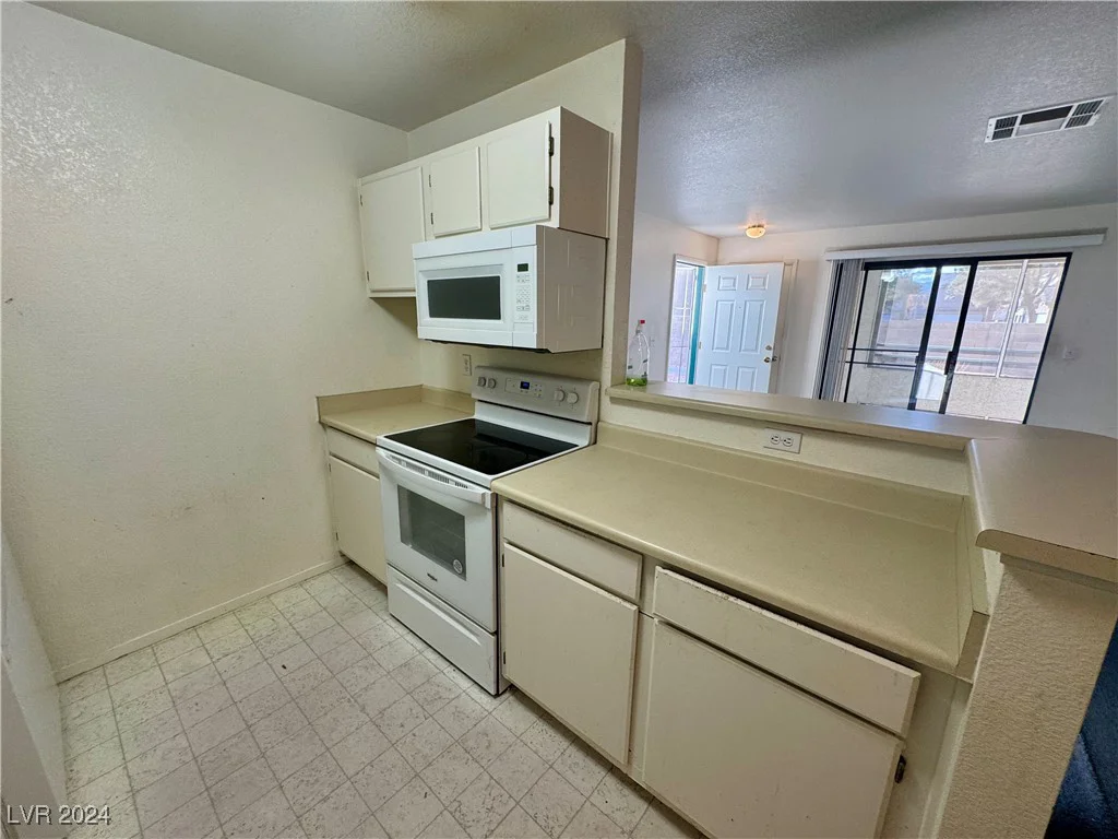 5161 Lindell, Las Vegas, NV 89118