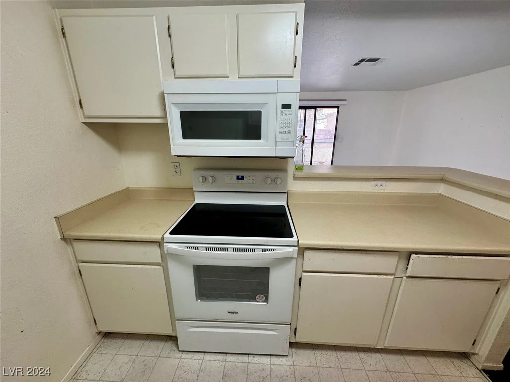 5161 Lindell, Las Vegas, NV 89118