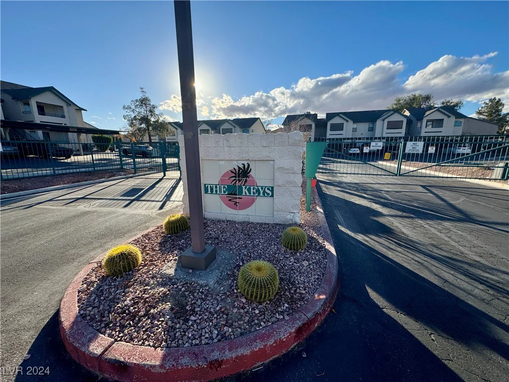 5161 Lindell, Las Vegas, NV 89118