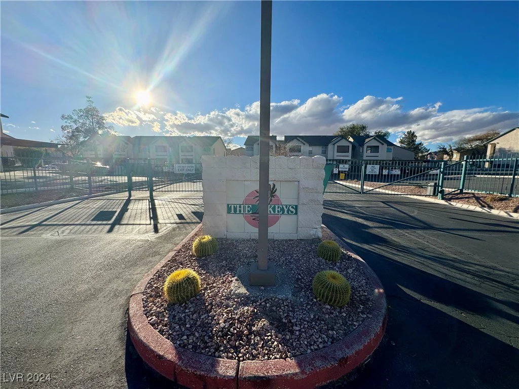 5161 Lindell, Las Vegas, NV 89118