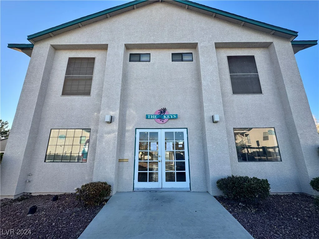 5161 Lindell, Las Vegas, NV 89118
