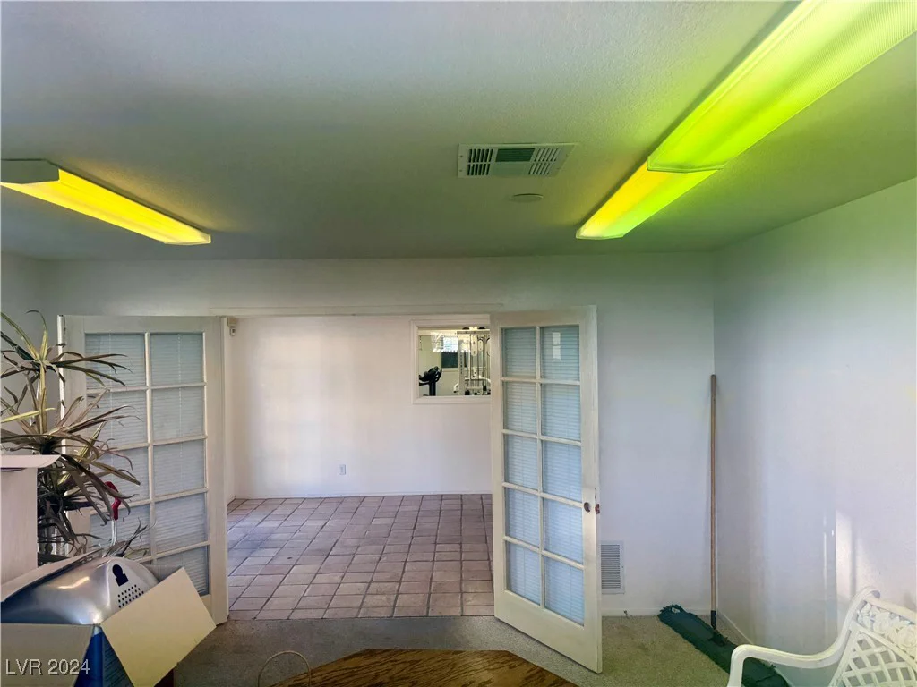 5161 Lindell, Las Vegas, NV 89118