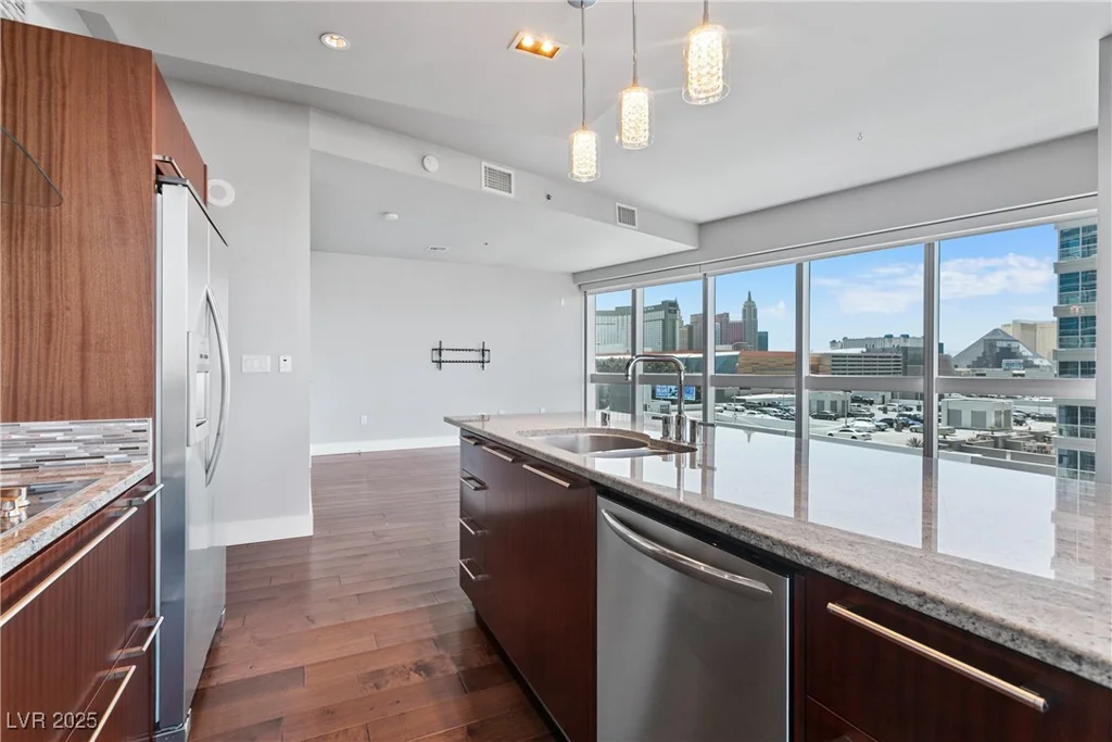4471 Dean Martin, Las Vegas, NV 89103