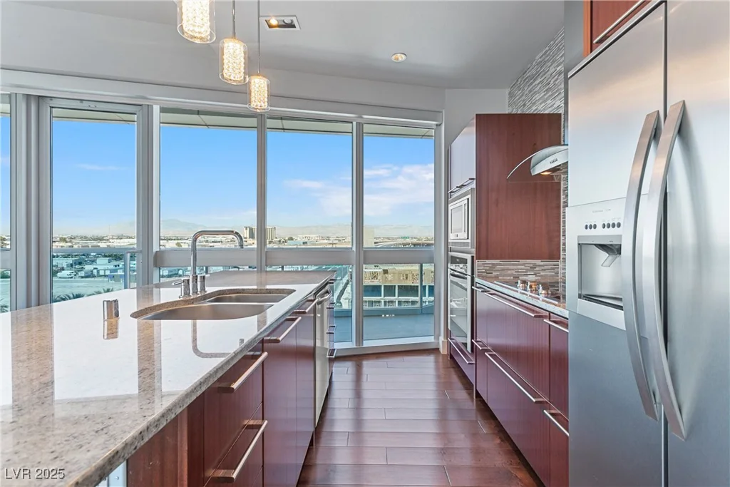 4471 Dean Martin, Las Vegas, NV 89103