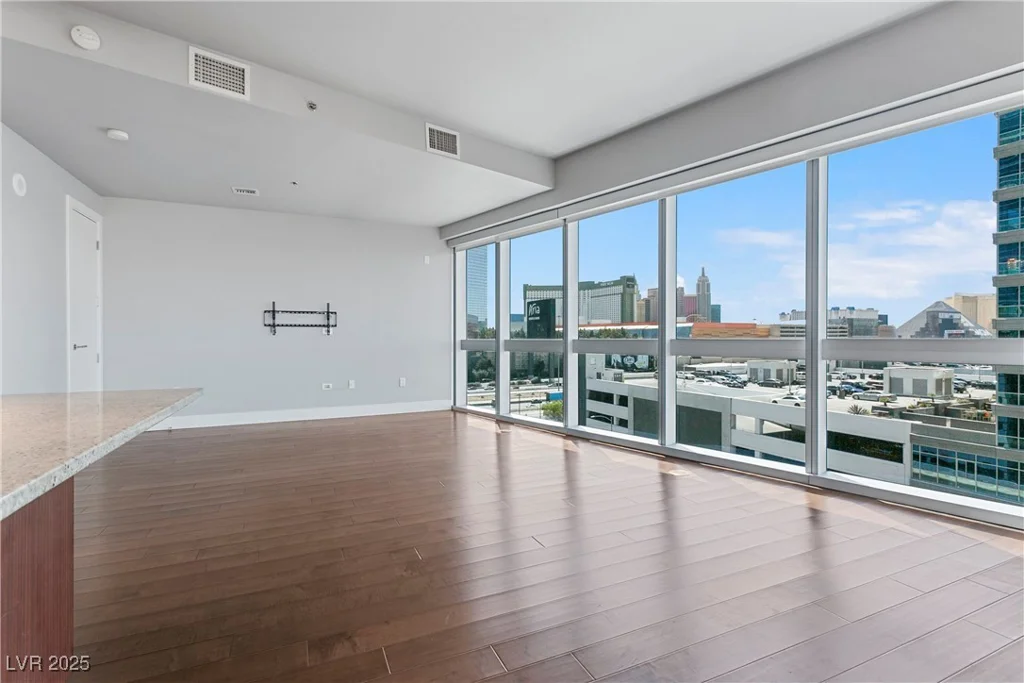 4471 Dean Martin, Las Vegas, NV 89103