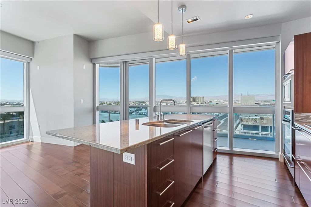 4471 Dean Martin, Las Vegas, NV 89103