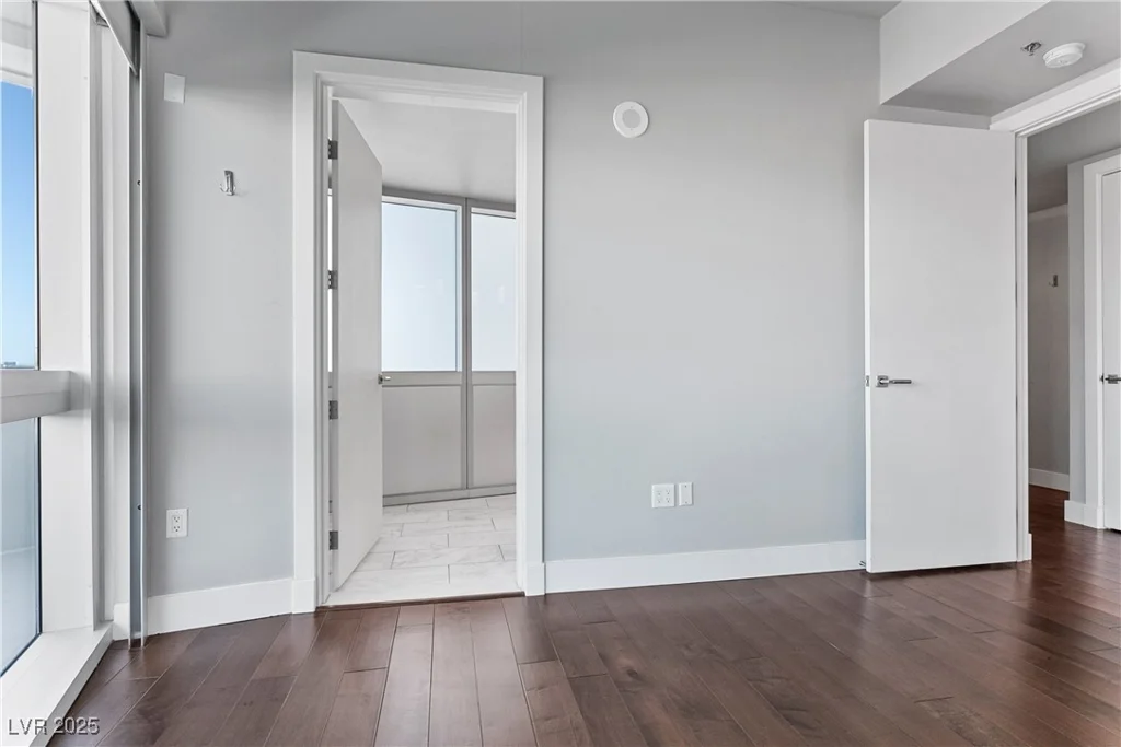 4471 Dean Martin, Las Vegas, NV 89103