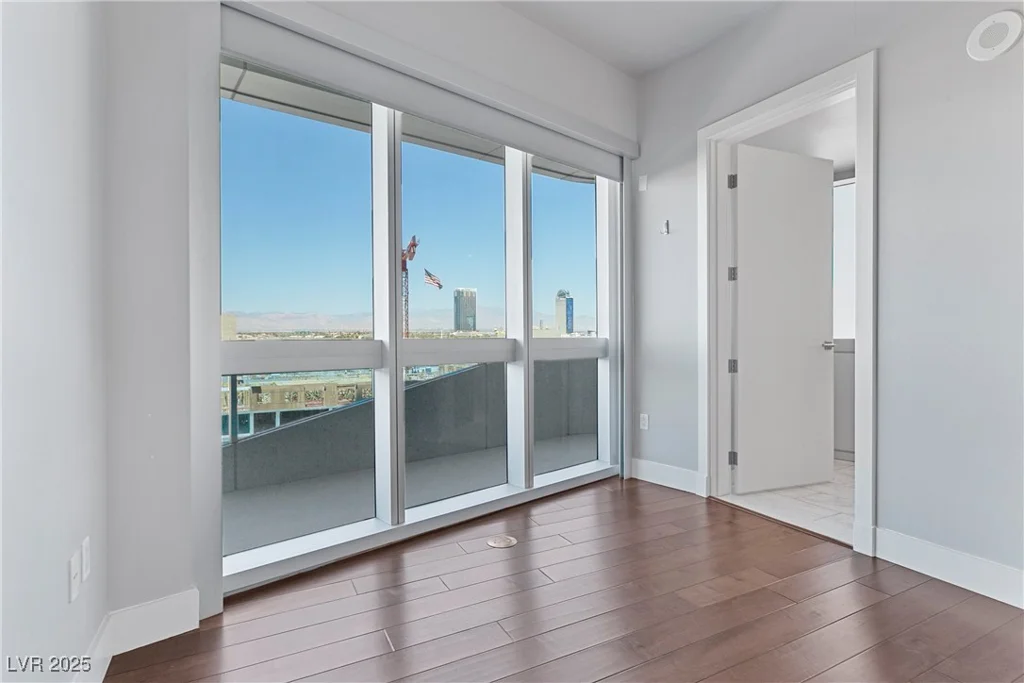 4471 Dean Martin, Las Vegas, NV 89103