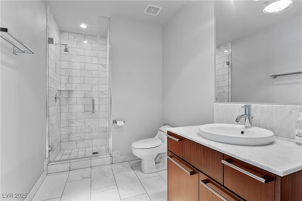 4471 Dean Martin, Las Vegas, NV 89103