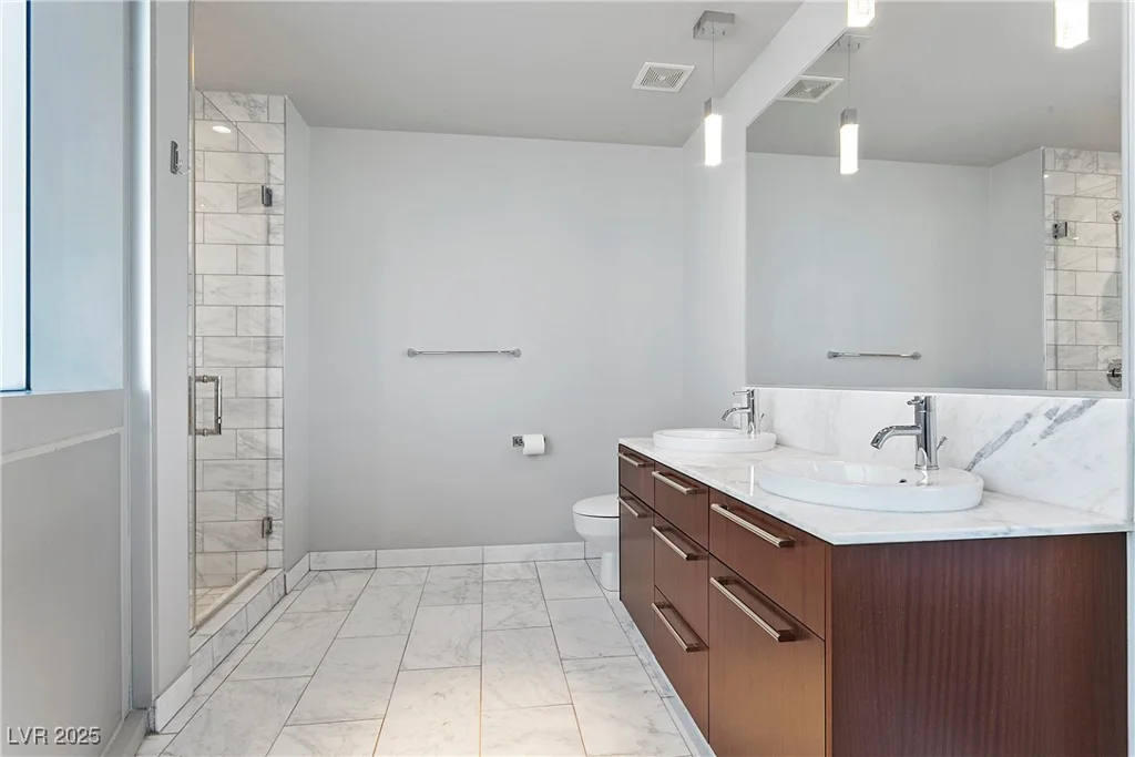 4471 Dean Martin, Las Vegas, NV 89103