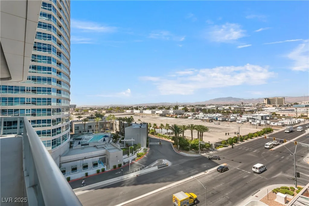4471 Dean Martin, Las Vegas, NV 89103
