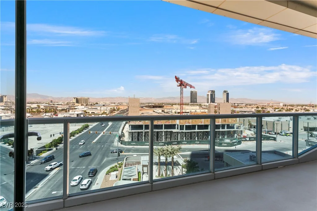 4471 Dean Martin, Las Vegas, NV 89103