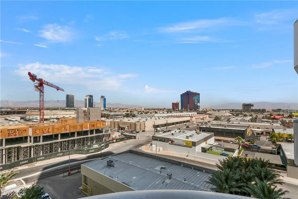 4471 Dean Martin, Las Vegas, NV 89103