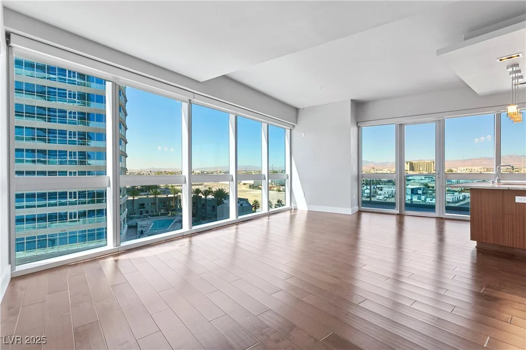 4471 Dean Martin, Las Vegas, NV 89103