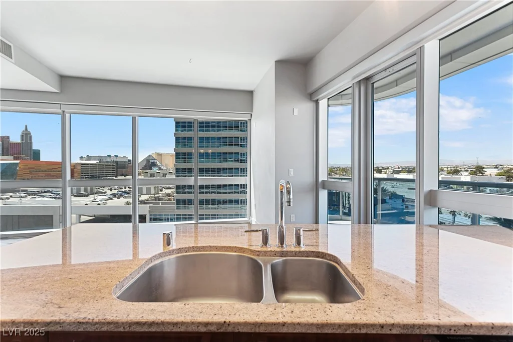 4471 Dean Martin, Las Vegas, NV 89103