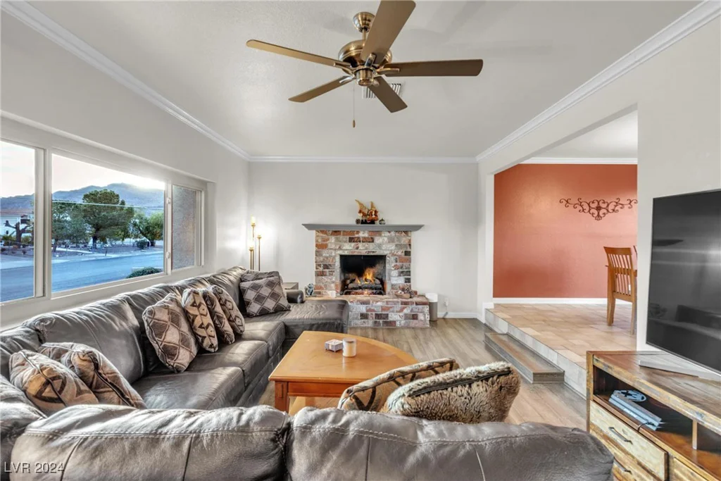 260 Desert Rose, Henderson, NV 89015