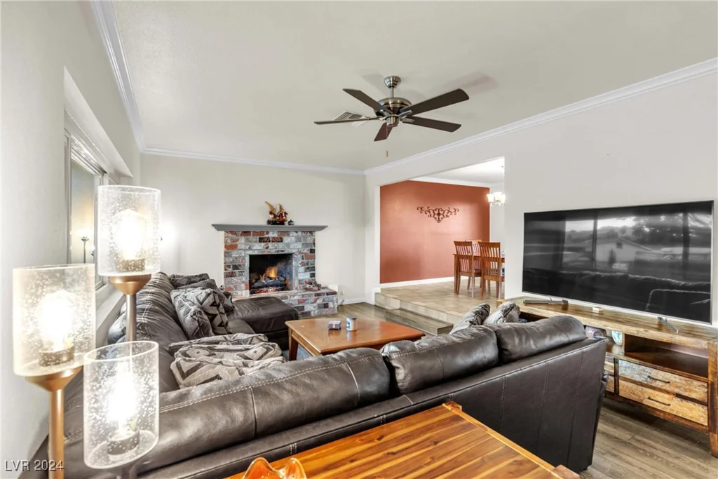 260 Desert Rose, Henderson, NV 89015