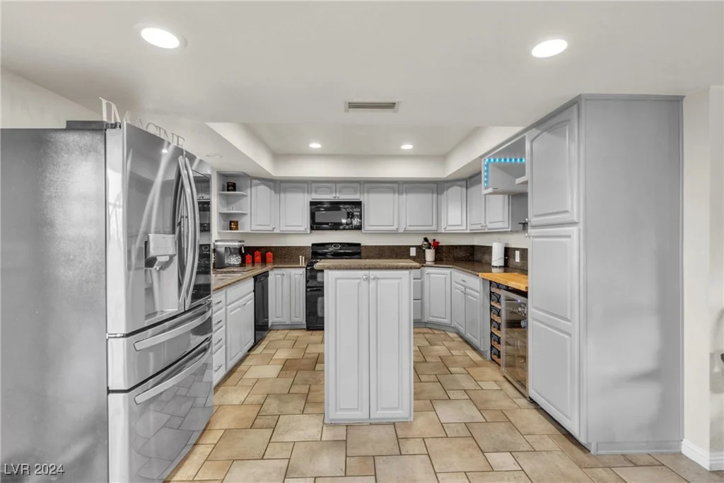 260 Desert Rose, Henderson, NV 89015