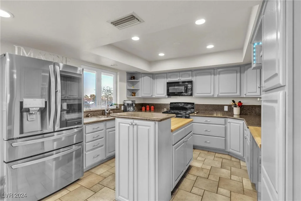 260 Desert Rose, Henderson, NV 89015