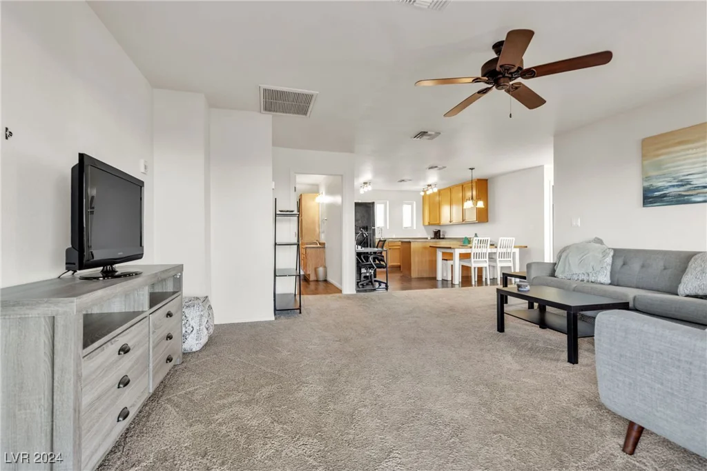 260 Desert Rose, Henderson, NV 89015