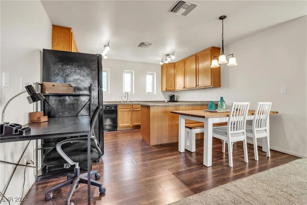 260 Desert Rose, Henderson, NV 89015