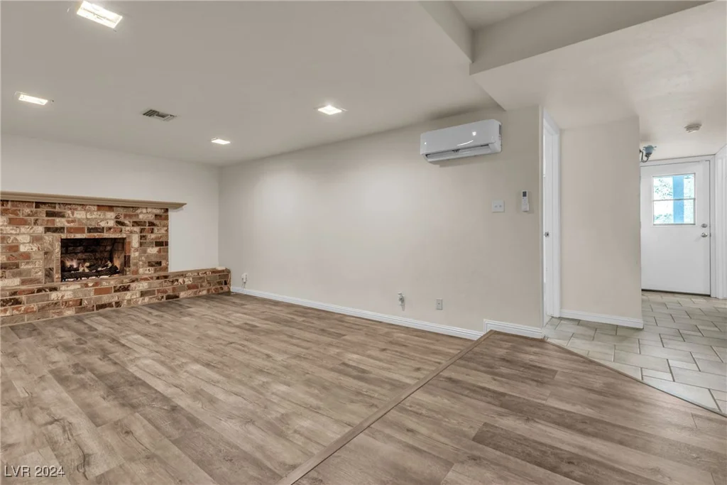 260 Desert Rose, Henderson, NV 89015