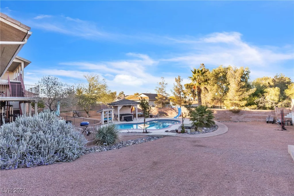 260 Desert Rose, Henderson, NV 89015