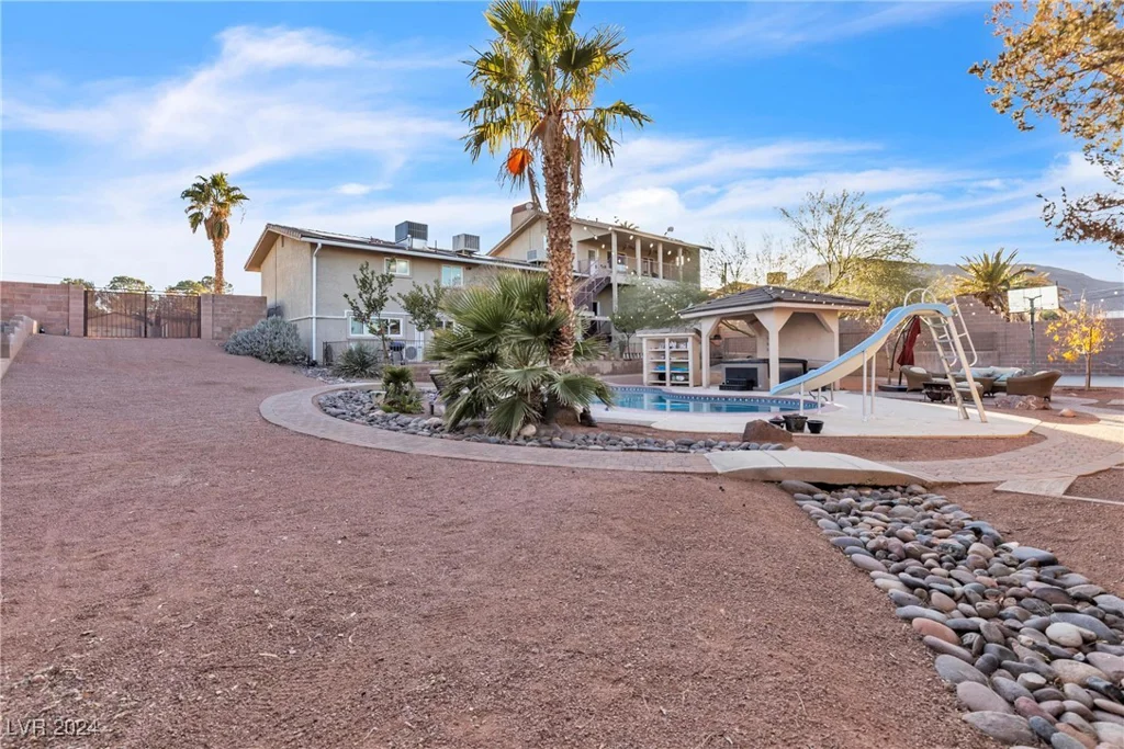 260 Desert Rose, Henderson, NV 89015
