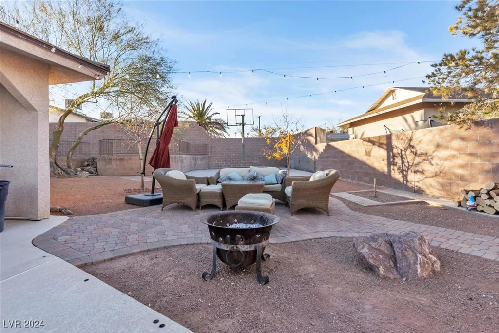 260 Desert Rose, Henderson, NV 89015