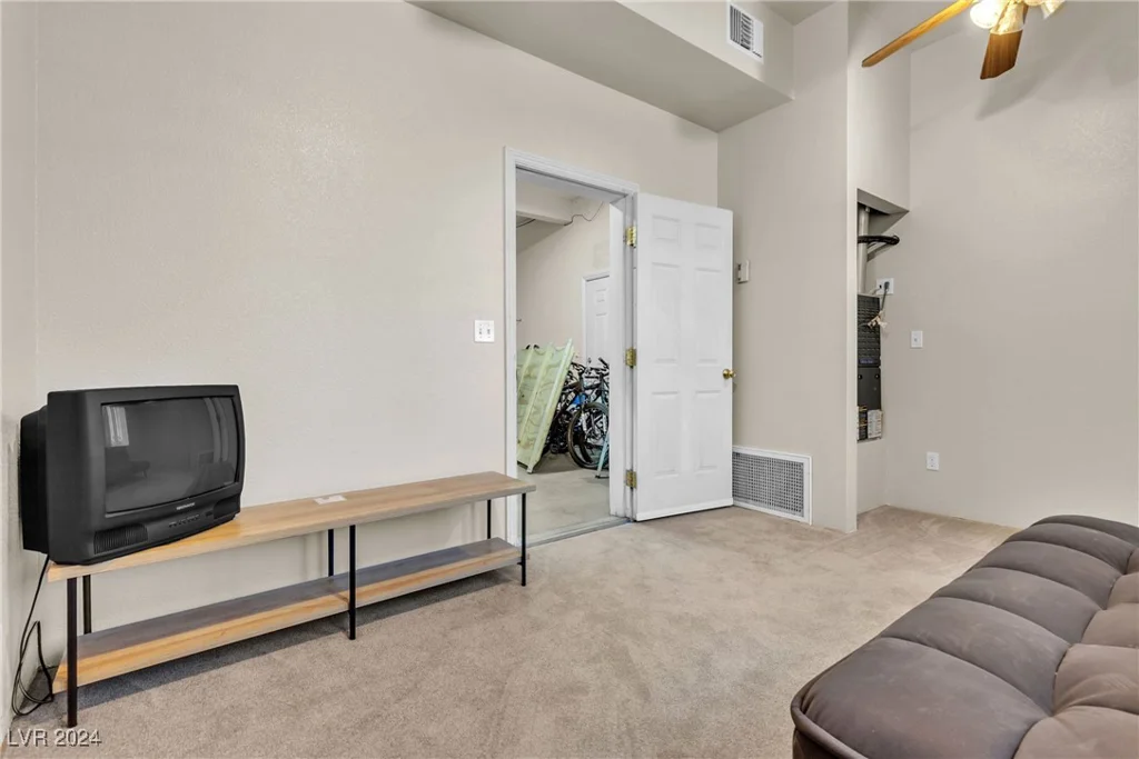 260 Desert Rose, Henderson, NV 89015