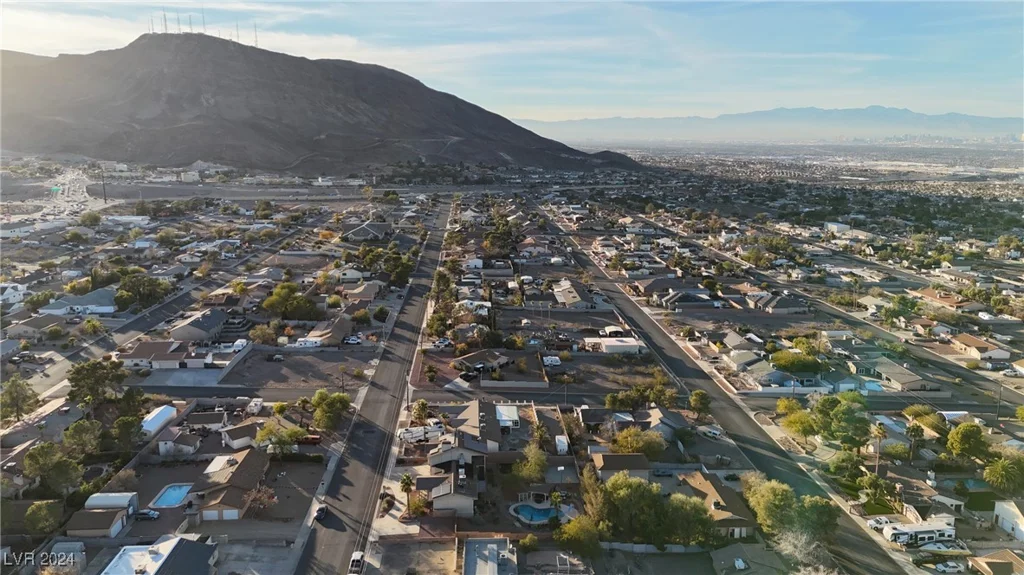 260 Desert Rose, Henderson, NV 89015