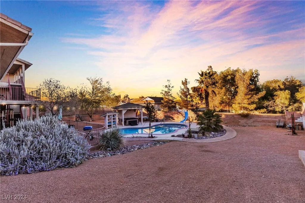 260 Desert Rose, Henderson, NV 89015