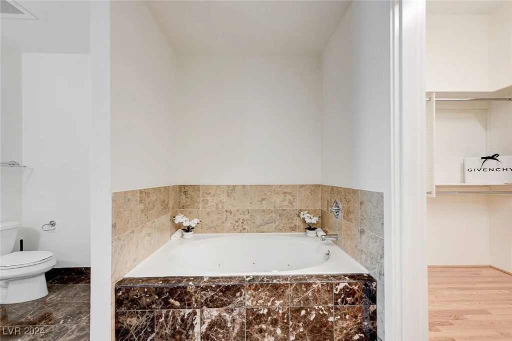 360 Desert Inn, Las Vegas, NV 89109
