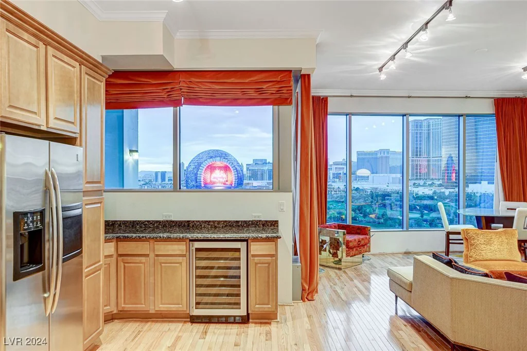 360 Desert Inn, Las Vegas, NV 89109