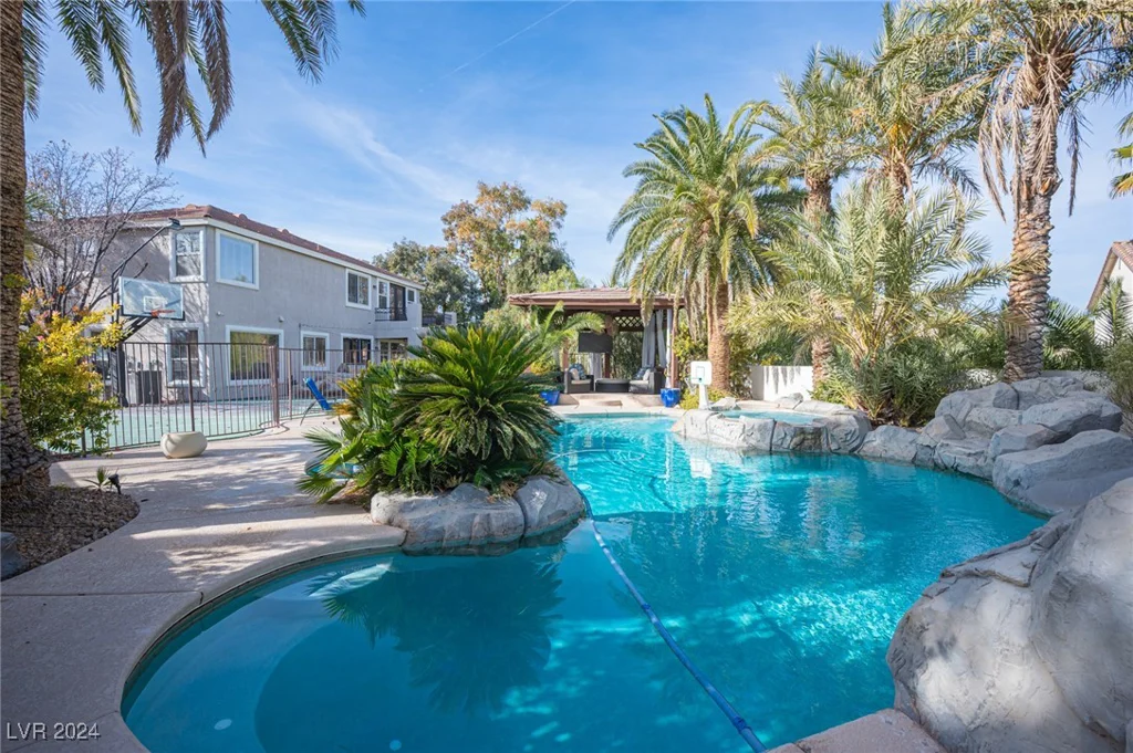 320 Glistening Cloud, Henderson, NV 89012