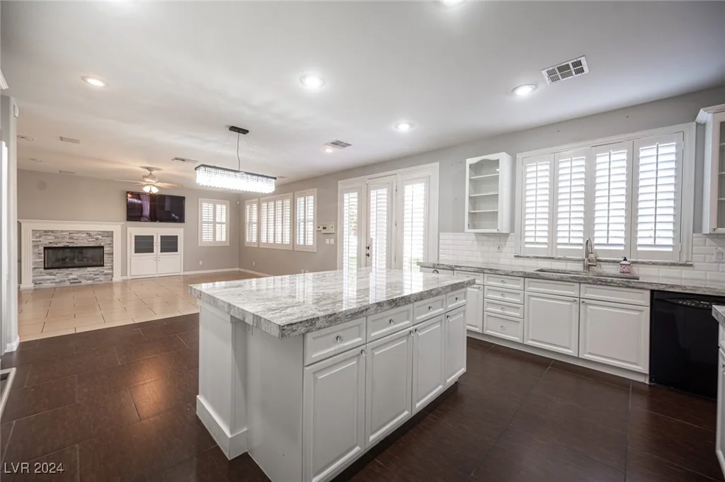 320 Glistening Cloud, Henderson, NV 89012