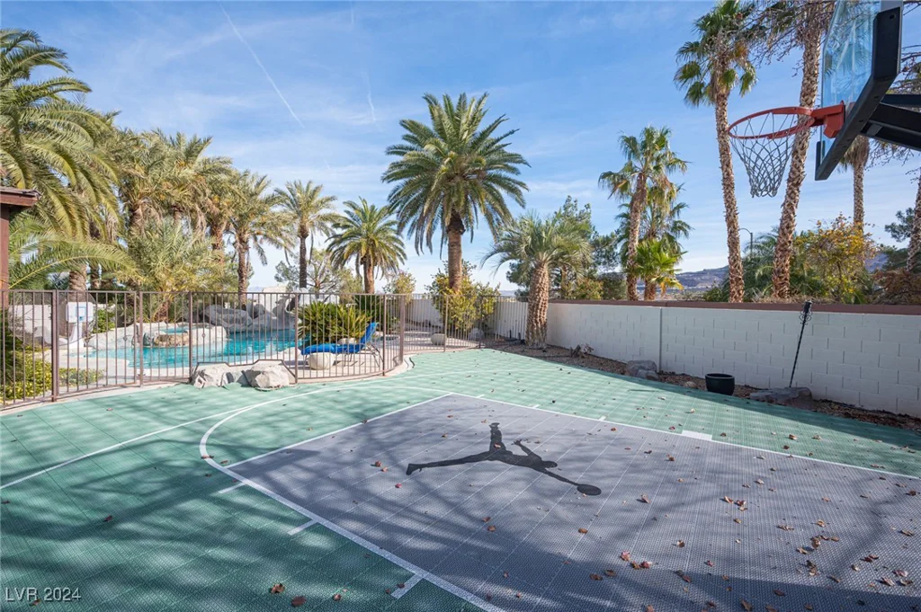 320 Glistening Cloud, Henderson, NV 89012