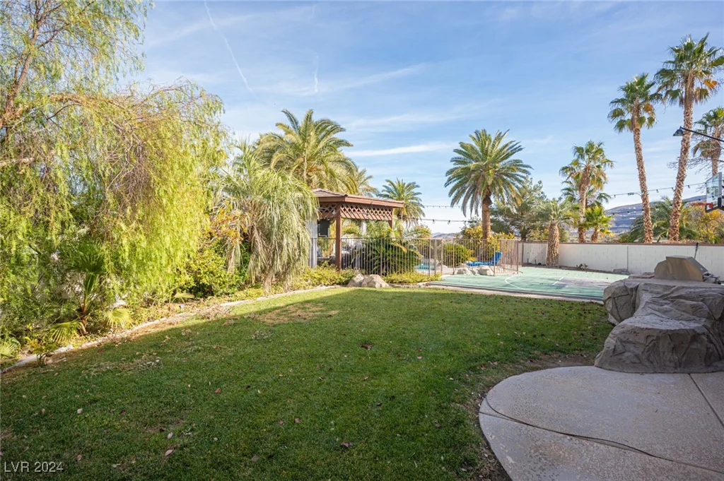 320 Glistening Cloud, Henderson, NV 89012
