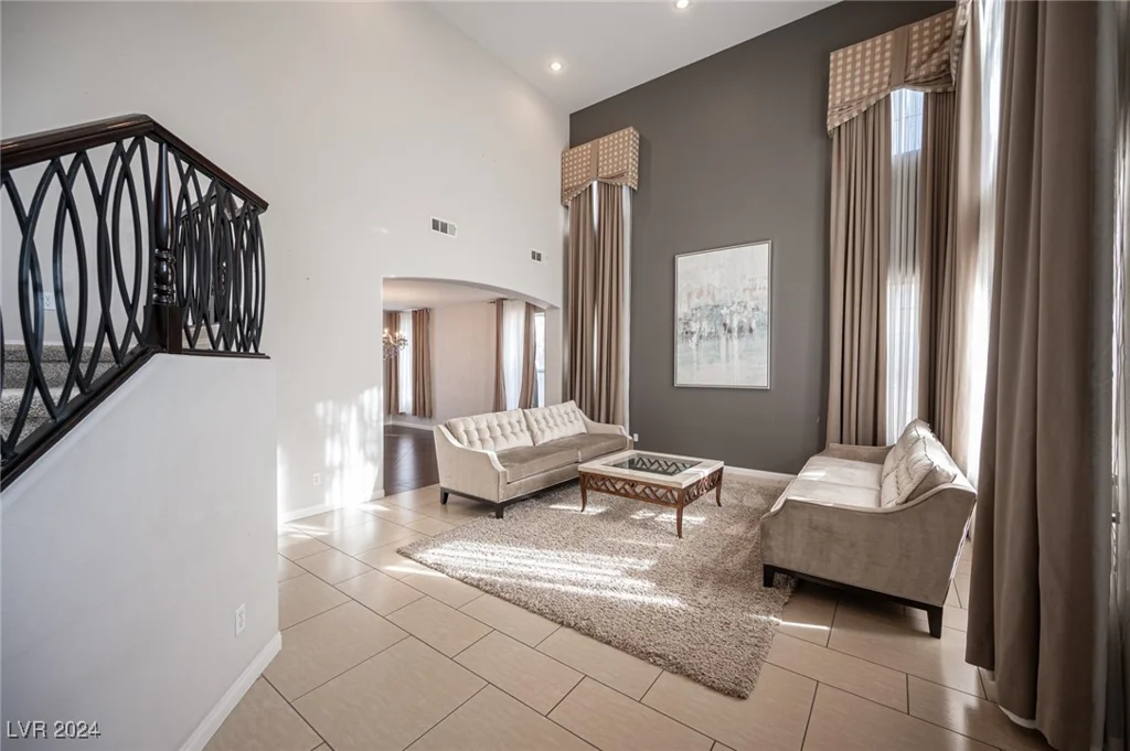 320 Glistening Cloud, Henderson, NV 89012