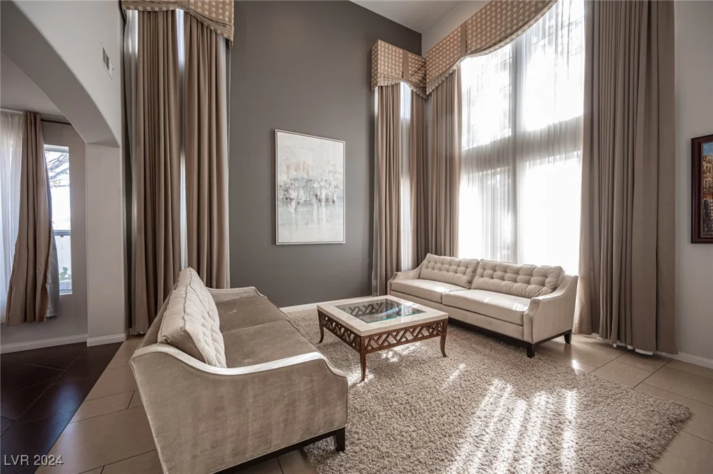 320 Glistening Cloud, Henderson, NV 89012
