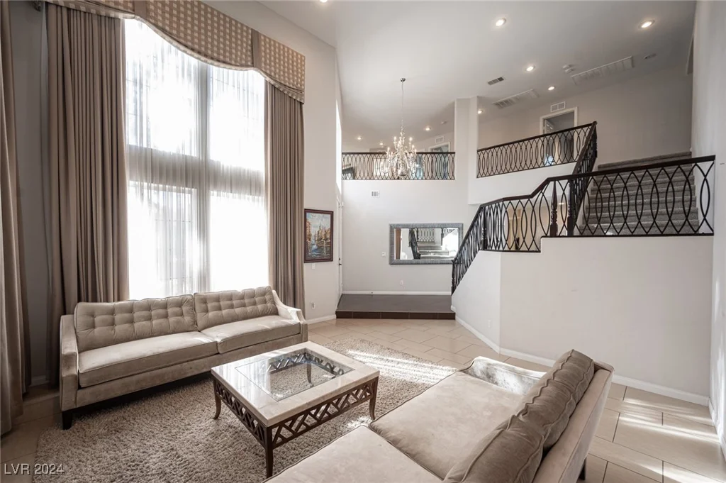 320 Glistening Cloud, Henderson, NV 89012