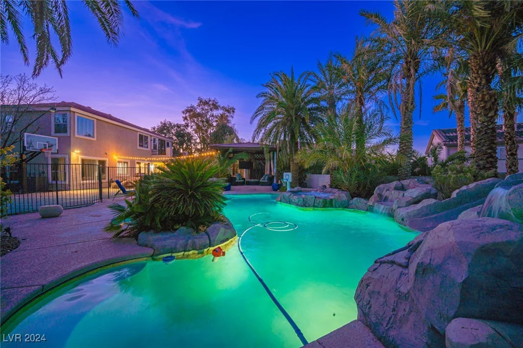 320 Glistening Cloud, Henderson, NV 89012