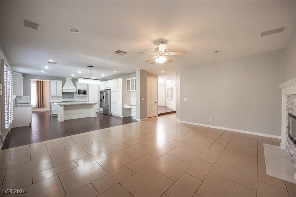320 Glistening Cloud, Henderson, NV 89012