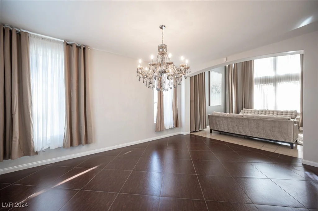 320 Glistening Cloud, Henderson, NV 89012