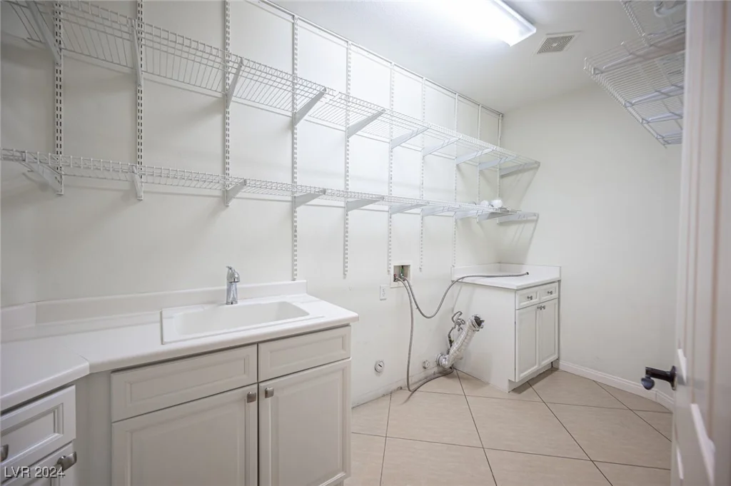 320 Glistening Cloud, Henderson, NV 89012