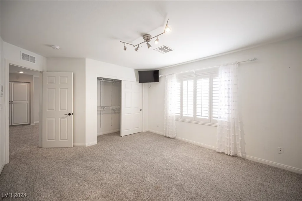 320 Glistening Cloud, Henderson, NV 89012