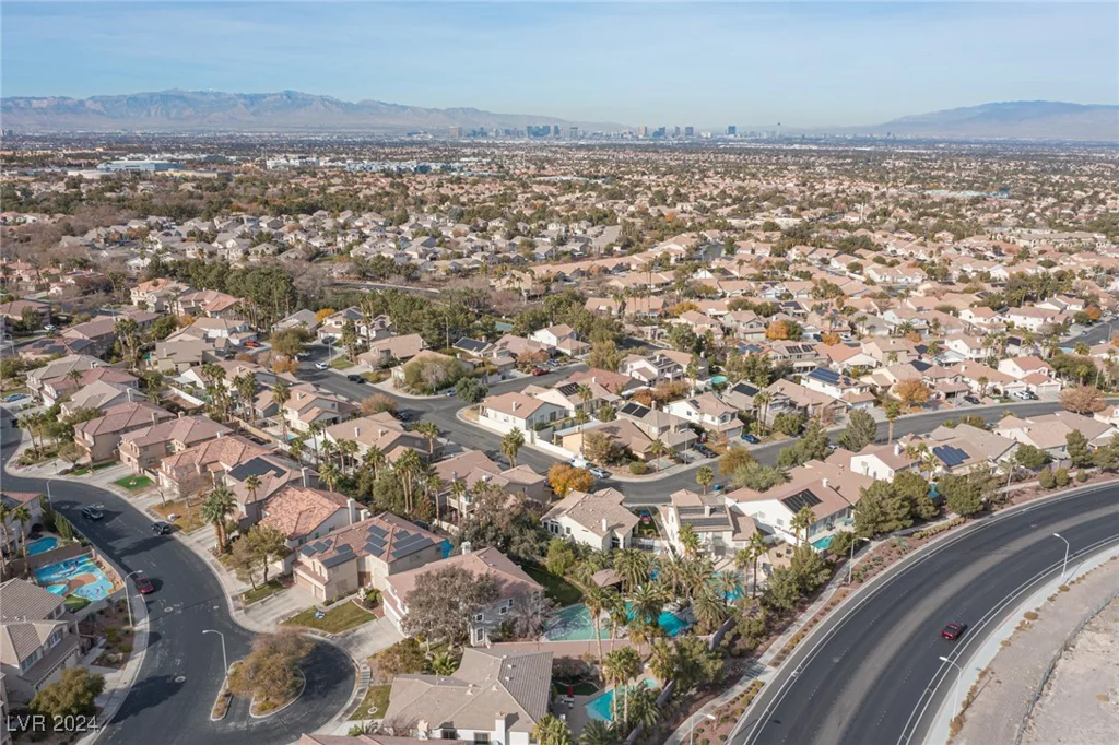 320 Glistening Cloud, Henderson, NV 89012