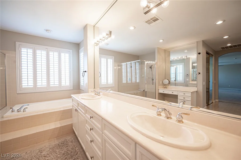 320 Glistening Cloud, Henderson, NV 89012