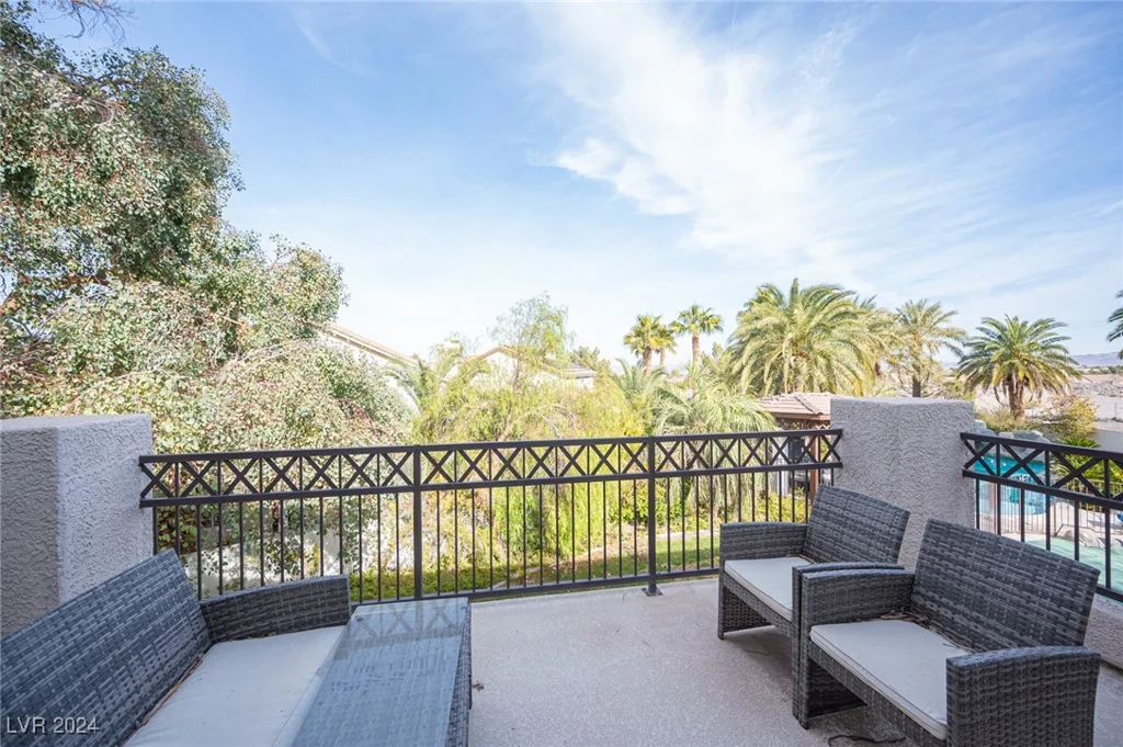 320 Glistening Cloud, Henderson, NV 89012